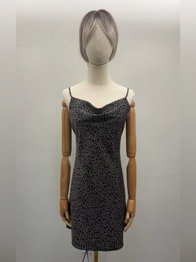 Trendy Audrey 3+1 slip dress in a chic gray & black leopard print Size M